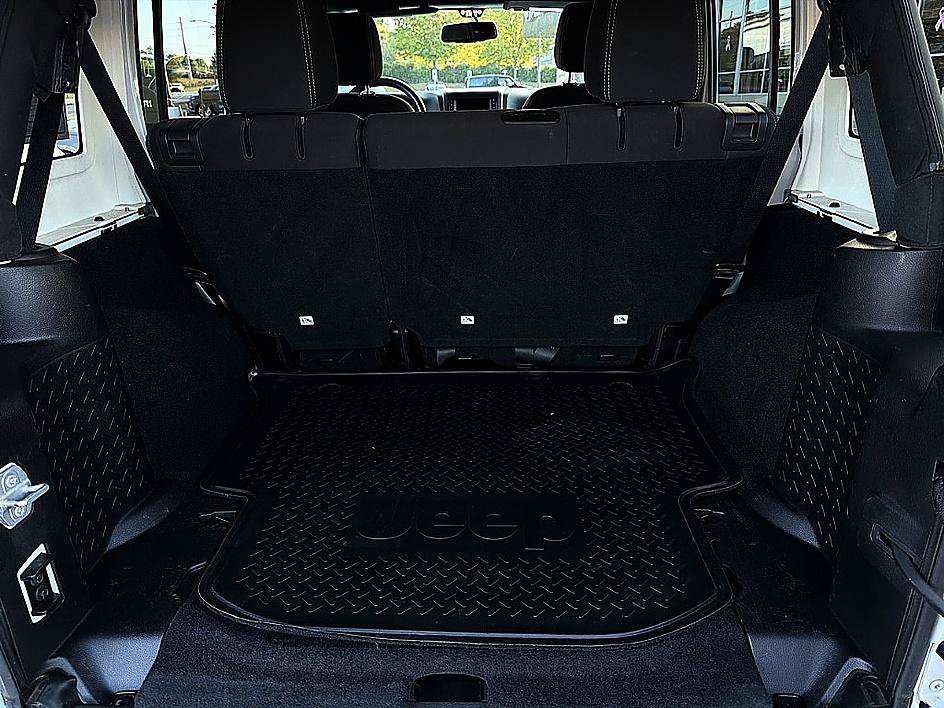 Used 2016 Jeep Wrangler Unlimited Sahara w/ Max Tow Package AWD/4WD image 26
