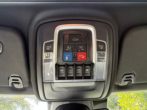 Used 2022 RAM 1500 Laramie AWD/4WD image 31