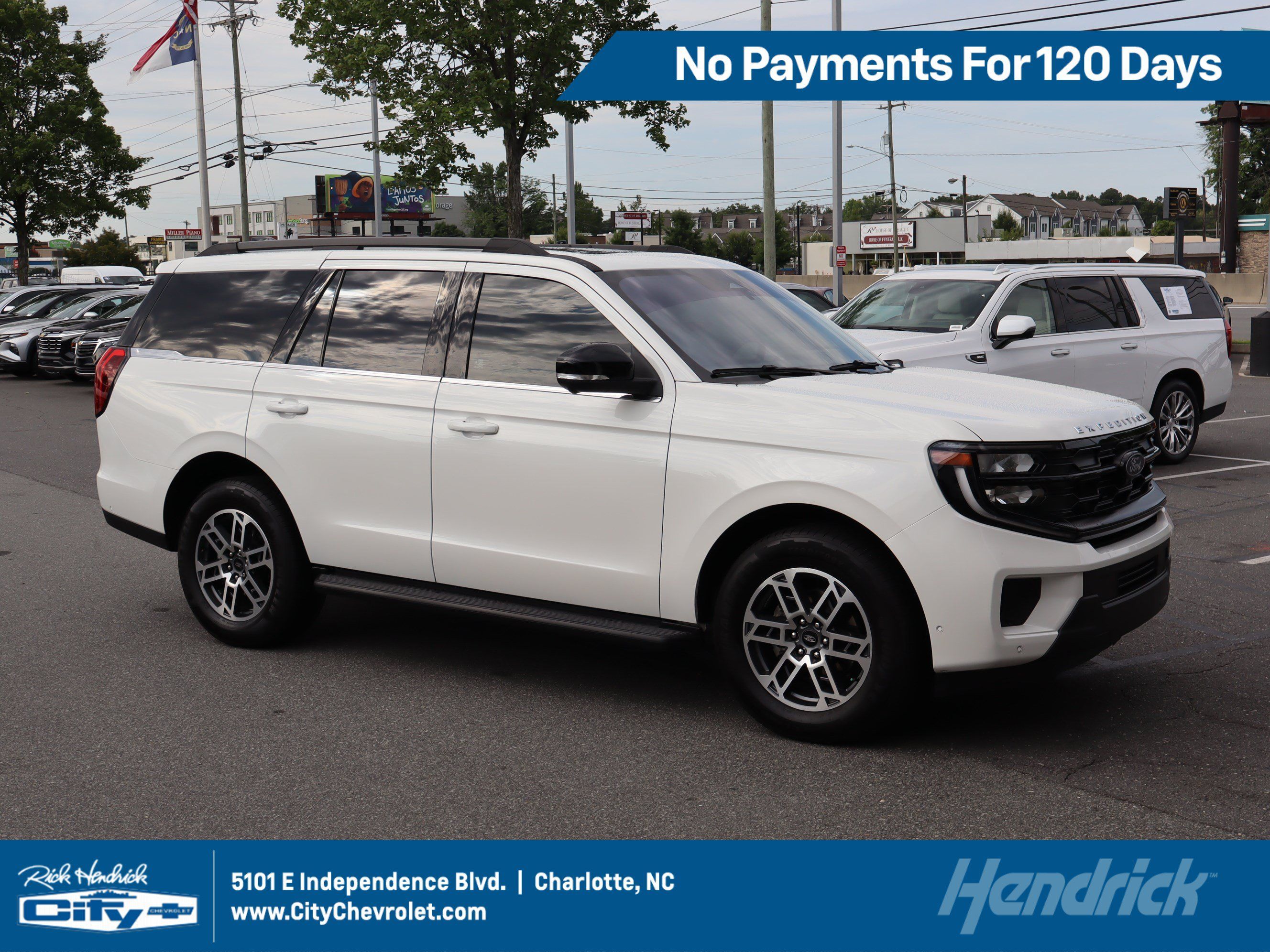 Used 2025 Ford Expedition Active RWD image 1