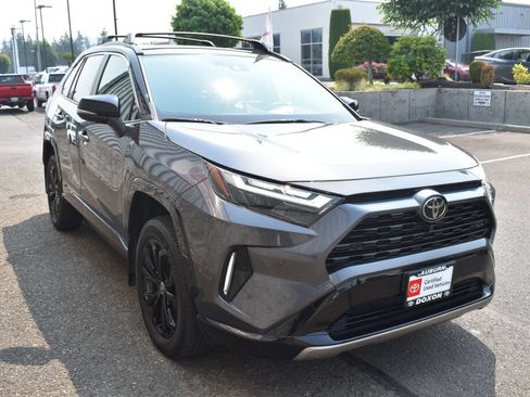 Certified 2025 Toyota RAV4 XSE w/ Advanced Technology Package AWD/4WD image 3