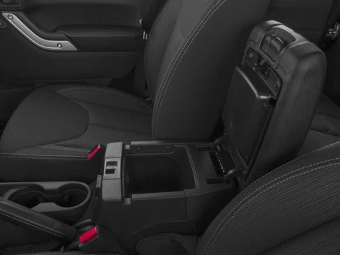 Used 2017 Jeep Wrangler Unlimited Sahara image 15