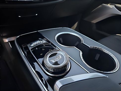 New 2025 Cadillac Lyriq Sport image 25