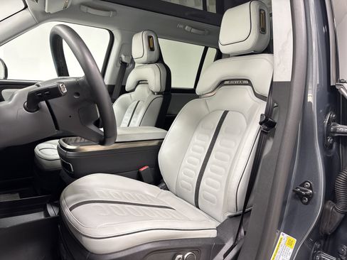 Used 2025 Rivian R1S Adventure Dual AWD/4WD image 20