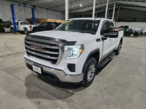 Used 2020 GMC Sierra 1500 SLE w/ SLE Value Package AWD/4WD image 3