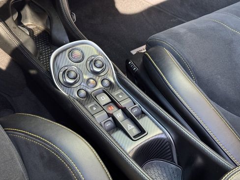 Used 2017 McLaren 570S image 14