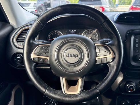 Used 2017 Jeep Renegade Latitude AWD/4WD image 17