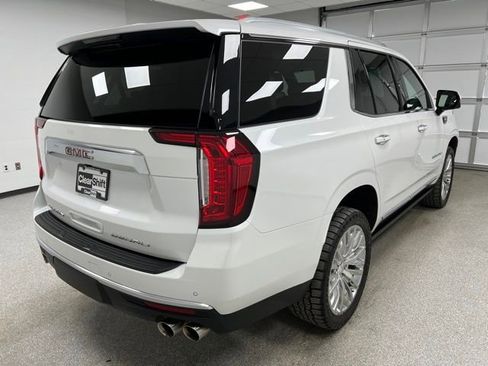 Used 2023 GMC Yukon Denali image 9