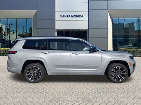 Used 2022 Jeep Grand Cherokee L Overland w/ Luxury Tech Group IV image 4