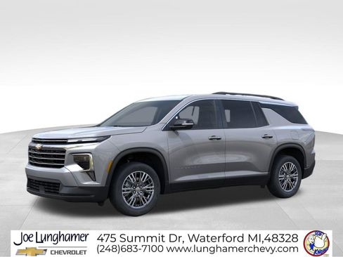 New 2026 Chevrolet Traverse LT w/ Driver Confidence Package AWD/4WD image 2