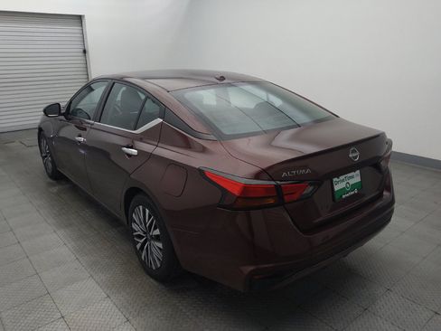 Used 2024 Nissan Altima 2.5 SV FWD image 5
