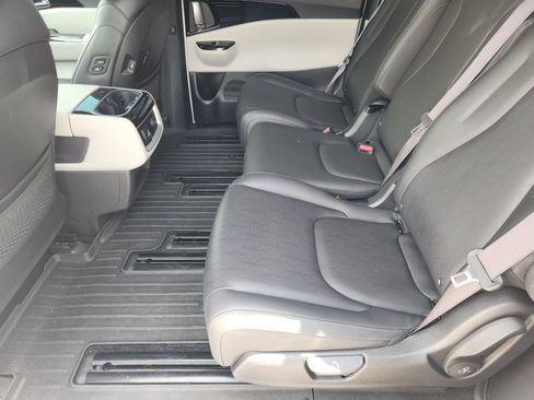 Used 2024 Kia Carnival SX FWD image 31
