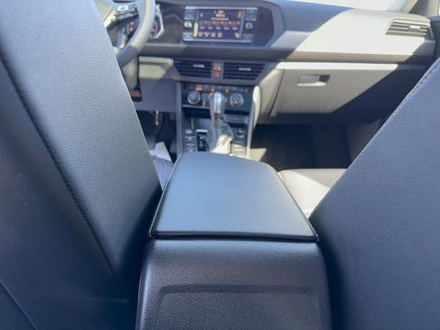 Used 2021 Volkswagen Jetta SE image 31