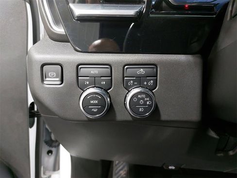 Used 2022 GMC Sierra 1500 Elevation image 27