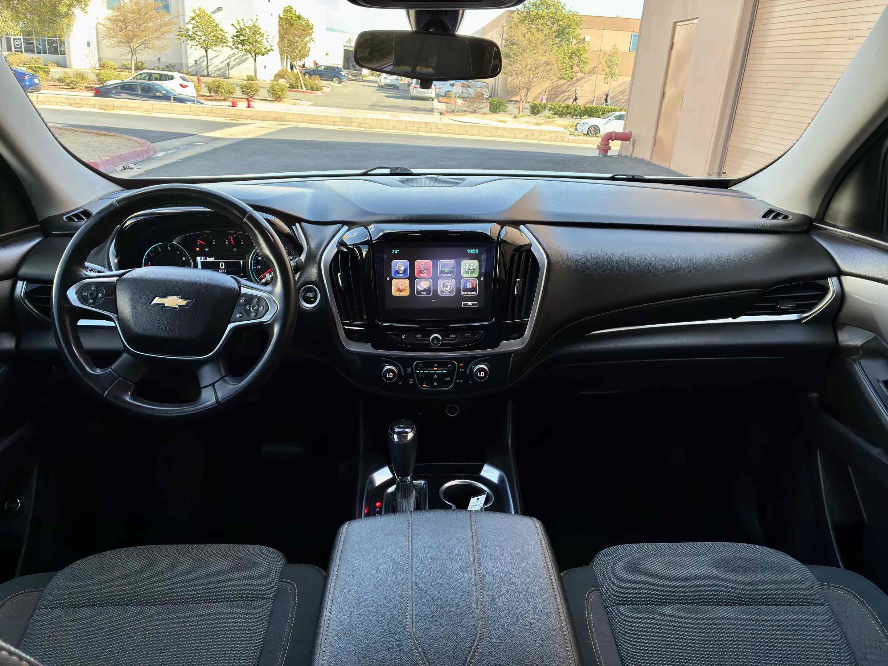 Used 2019 Chevrolet Traverse LT FWD image 16
