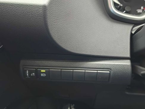 Used 2025 Toyota Corolla SE image 28
