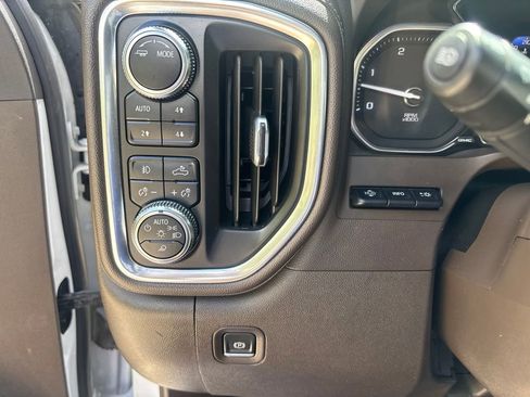 Used 2022 GMC Sierra 2500 Denali w/ Denali Ultimate Package AWD/4WD image 35