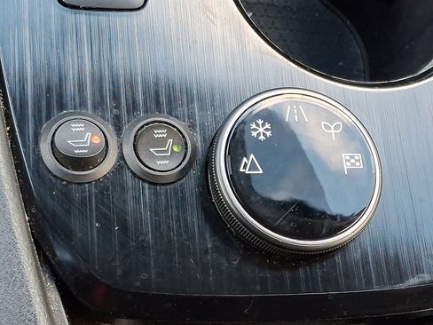 Used 2021 Nissan Rogue SV image 26