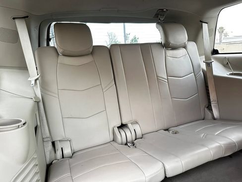 Used 2015 Cadillac Escalade Luxury AWD/4WD image 20