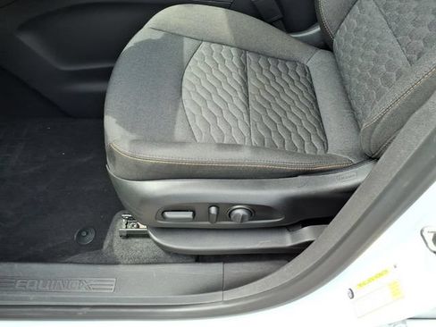 Used 2020 Chevrolet Equinox LT AWD/4WD image 18