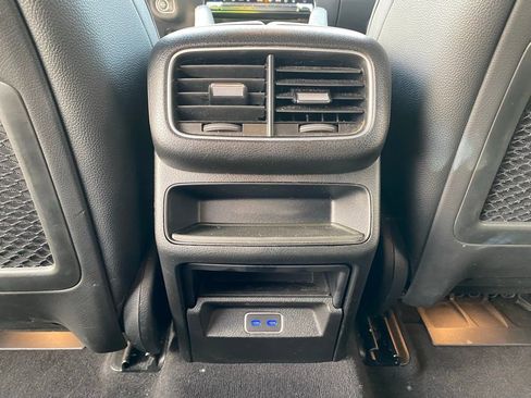 Used 2024 Mercedes-Benz GLE 450e 4MATIC image 31