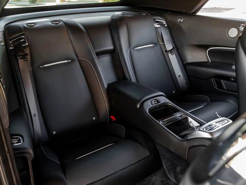 Certified 2018 Rolls-Royce Dawn RWD image 29