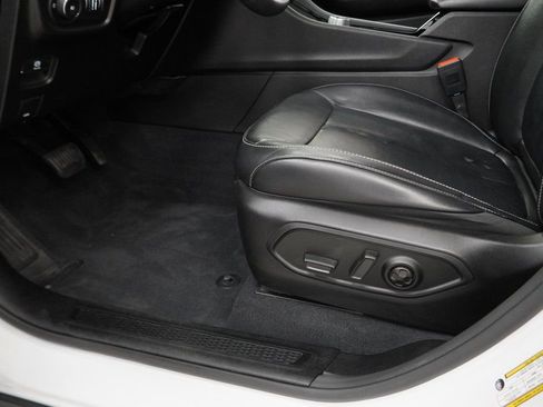 Used 2023 Jeep Grand Cherokee Limited w/ Black Appearance Package image 37