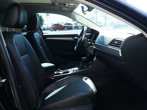 Used 2020 Volkswagen Jetta SE image 34