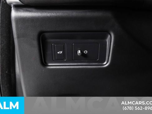 Used 2025 Jaguar F-PACE R-Dynamic S image 36