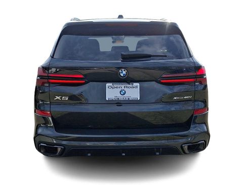 Used 2024 BMW X5 xDrive40i w/ M Sport Package image 5