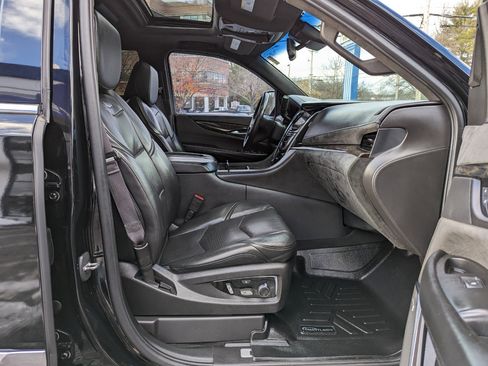 Used 2016 Cadillac Escalade Platinum image 33
