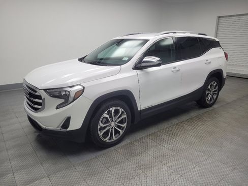 Used 2021 GMC Terrain SLT FWD image 2