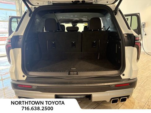 Used 2024 Chevrolet Traverse LT image 22