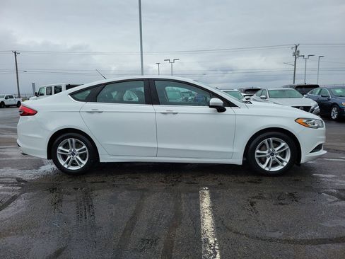 Certified 2018 Ford Fusion SE w/ Fusion SE Technology Package image 3
