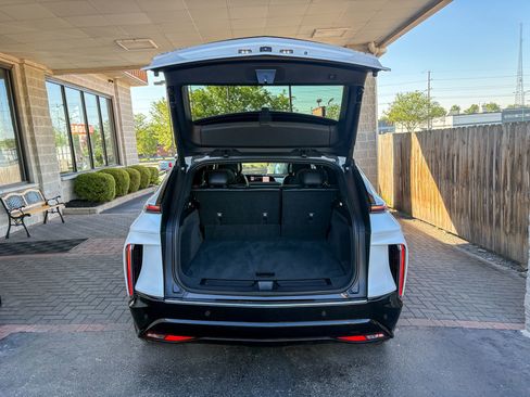 Used 2024 Cadillac Lyriq Luxury RWD image 35