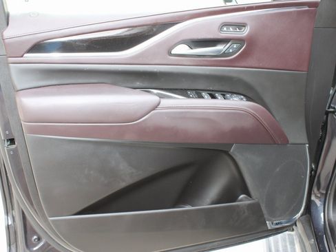 Used 2024 Cadillac Escalade ESV Sport Platinum w/ Heavy-Duty Trailer Package image 24