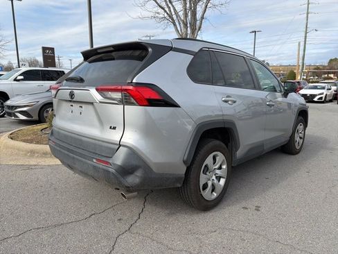 Used 2021 Toyota RAV4 LE image 7