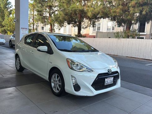 Used 2015 Toyota Prius C Three FWD image 7