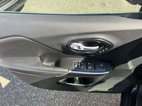 Certified 2022 Jeep Cherokee Limited image 15