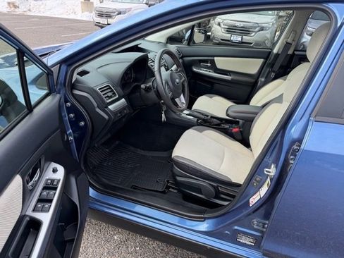 Used 2017 Subaru Crosstrek 2.0i Premium w/ Moonroof Package image 9