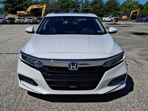 Used 2018 Honda Accord EX image 2