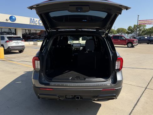 Certified 2025 Ford Explorer ST-Line AWD/4WD image 8