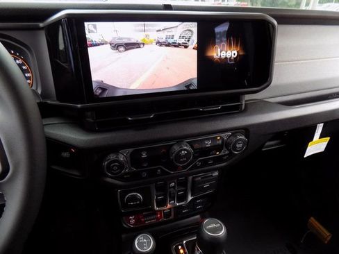 New 2026 Jeep Gladiator Sport AWD/4WD image 26