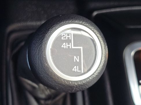 Used 2020 Jeep Gladiator Sport AWD/4WD image 23