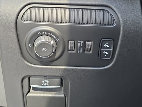 Used 2022 Jeep Grand Wagoneer Series III w/ Rear Seat Video Group 1 AWD/4WD image 27