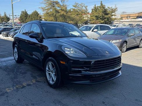 Used 2020 Porsche Macan w/ Premium Package Plus image 5