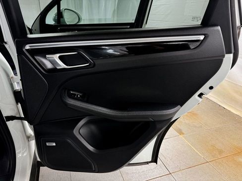 Used 2017 Porsche Macan S image 17