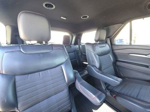 Used 2025 Ford Explorer ST-Line w/ Premium Package image 17