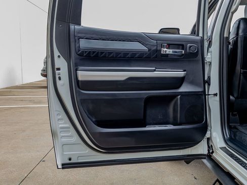Used 2018 Toyota Tundra Platinum image 36