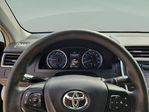 Used 2016 Toyota Camry LE FWD image 19