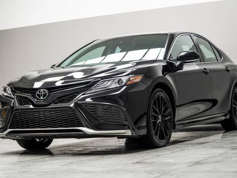 Used 2024 Toyota Camry XSE image 8